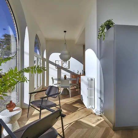 Apartment In Bianca Lierna